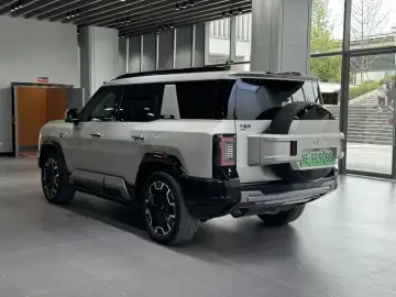 2025 BYD FangChengBao Leopard 8 с пробегом 32 000 км