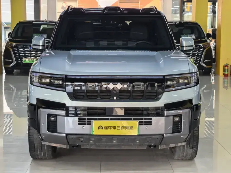 2025 BYD FangChengBao Leopard 8 с пробегом 59 000 км