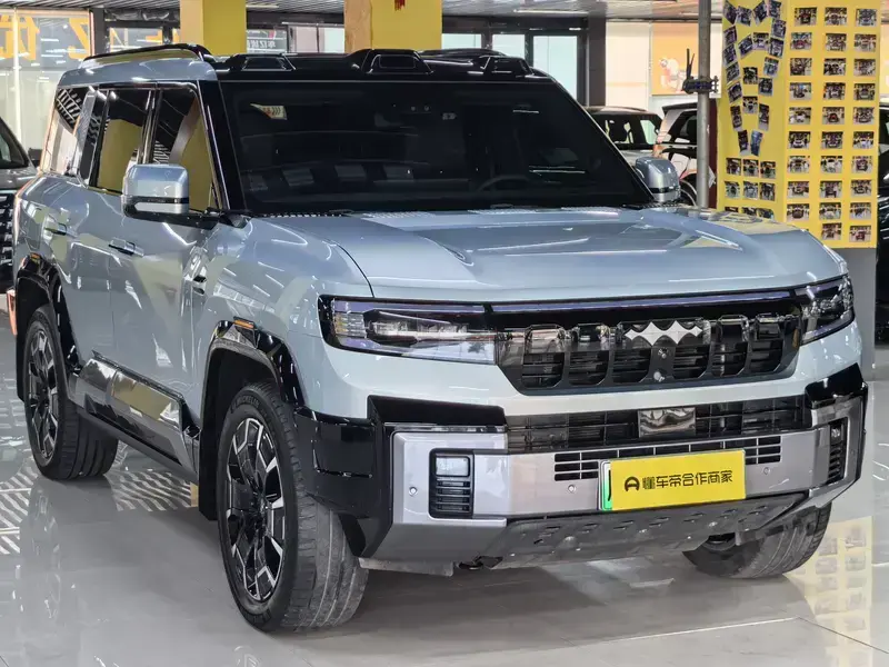 2025 BYD FangChengBao Leopard 8 с пробегом 59 000 км