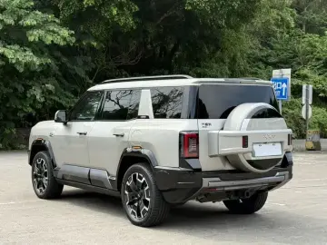 2025 BYD FangChengBao Leopard 8 с пробегом 48 000 км