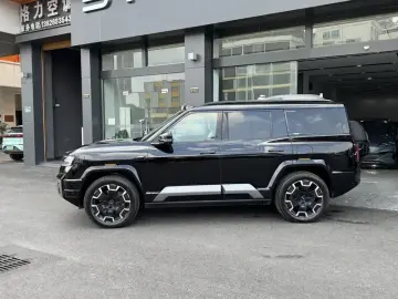 2025 BYD FangChengBao Leopard 8 с пробегом 12 000 км