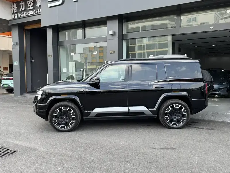 2025 BYD FangChengBao Leopard 8 с пробегом 12 000 км