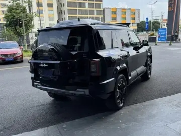 2025 BYD FangChengBao Leopard 8 с пробегом 12 000 км