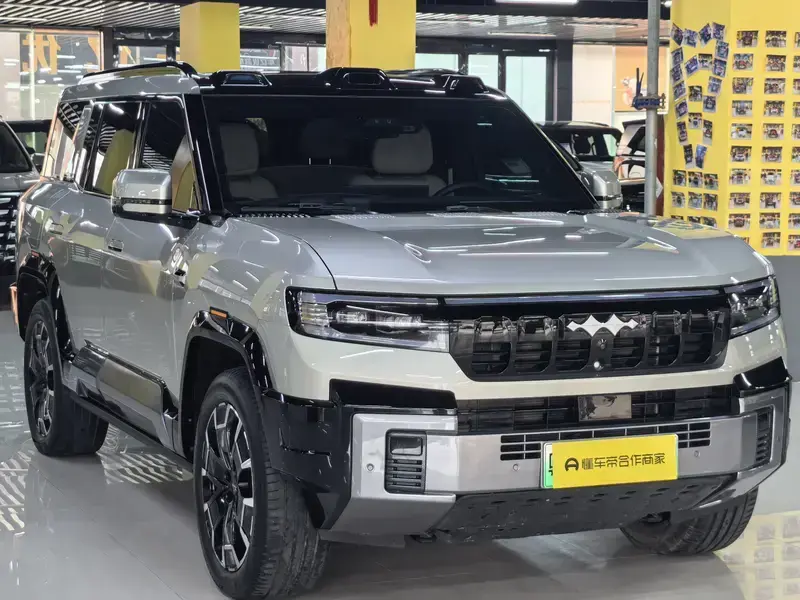 2025 BYD FangChengBao Leopard 8 с пробегом 27 000 км