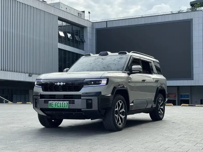 2025 BYD FangChengBao Leopard 8 с пробегом 24 000 км