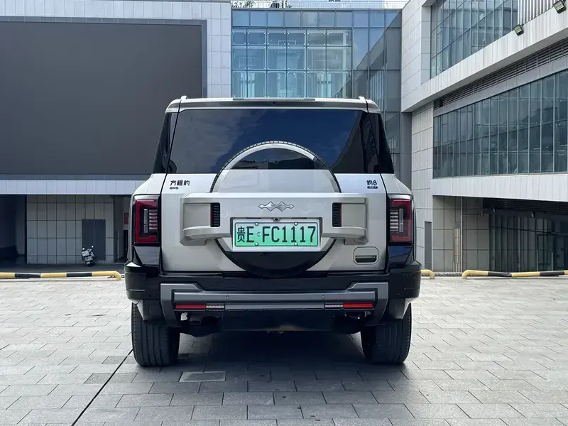 2025 BYD FangChengBao Leopard 8 с пробегом 24 000 км
