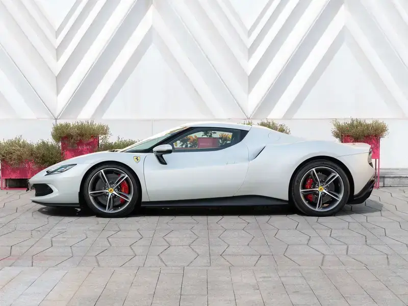 2021 Ferrari 296 с пробегом 500 км