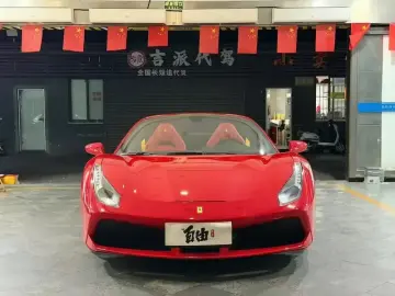 2015 Ferrari 488 с пробегом 6 400 км