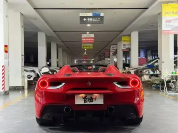 2015 Ferrari 488 с пробегом 6 400 км