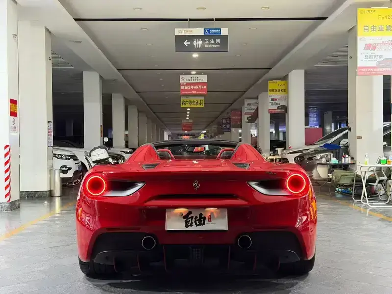 2015 Ferrari 488 с пробегом 6 400 км