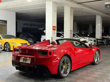 2015 Ferrari 488 с пробегом 6 400 км
