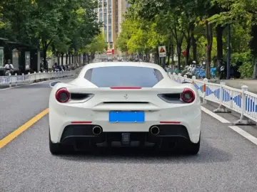 2015 Ferrari 488 с пробегом 25 000 км