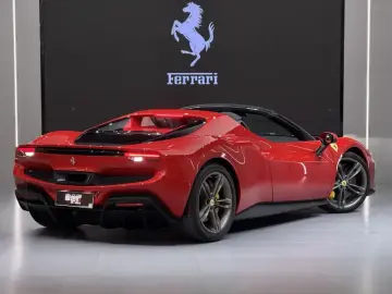 2022 Ferrari 296 с пробегом 1 300 км