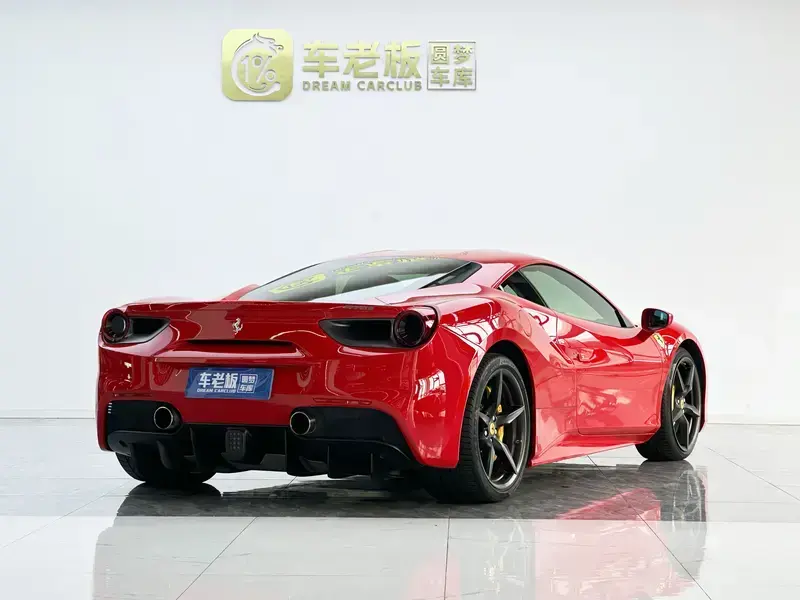2015 Ferrari 488 с пробегом 18 400 км
