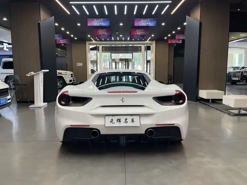 2015 Ferrari 488 с пробегом 24 000 км