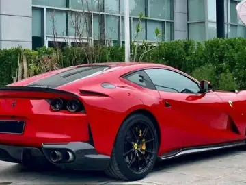 2017 Ferrari 812 с пробегом 5 000 км
