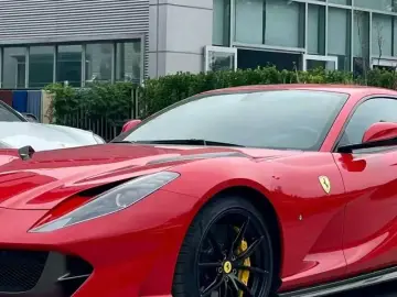 2017 Ferrari 812 с пробегом 5 000 км