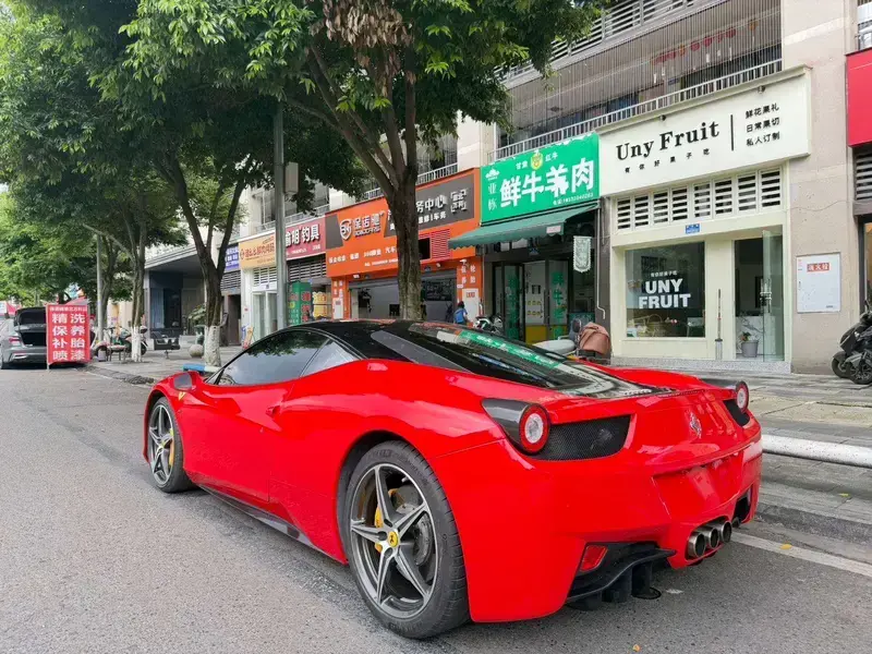 2011 Ferrari 458 с пробегом 40 000 км