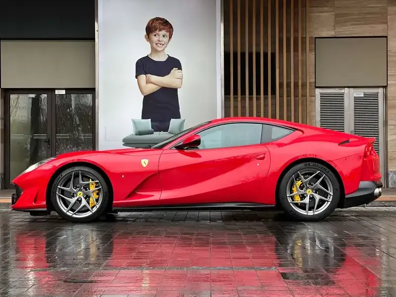 2017 Ferrari 812 с пробегом 19 000 км