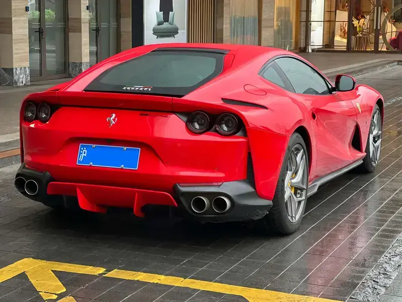 2017 Ferrari 812 с пробегом 19 000 км