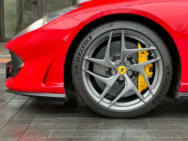 2017 Ferrari 812 с пробегом 19 000 км