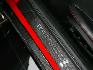 2017 Ferrari 812 с пробегом 28 000 км