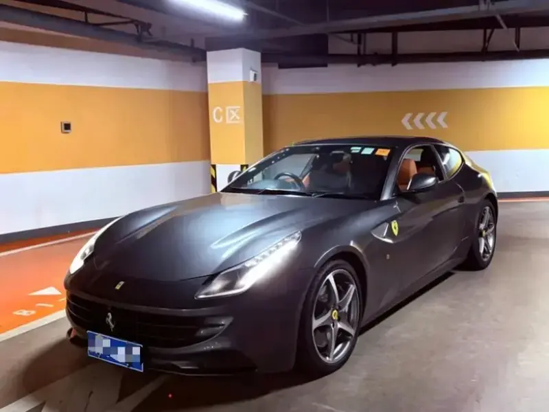 2012 Ferrari FF с пробегом 40 000 км