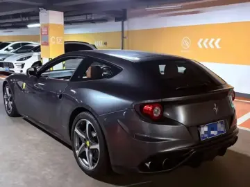 2012 Ferrari FF с пробегом 40 000 км