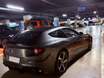 2012 Ferrari FF с пробегом 40 000 км