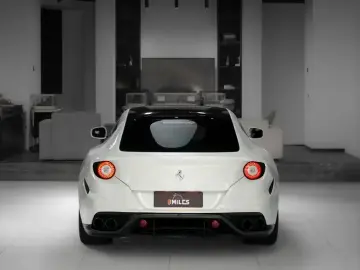 2012 Ferrari FF с пробегом 35 000 км