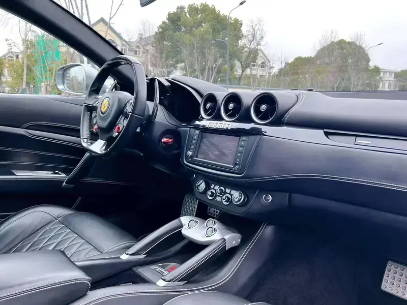 2012 Ferrari FF с пробегом 43 000 км