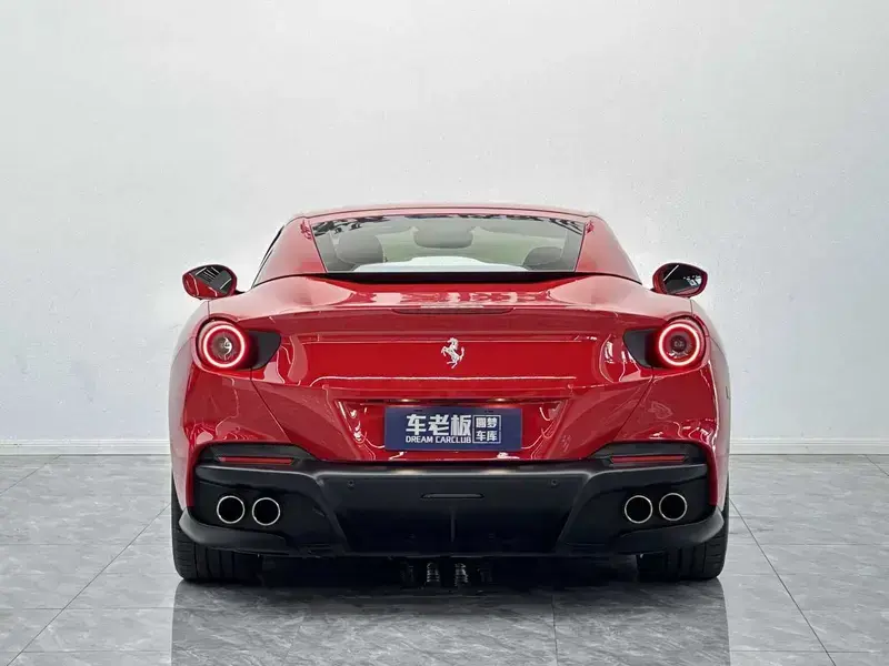 2021 Ferrari Portofino с пробегом 5 300 км