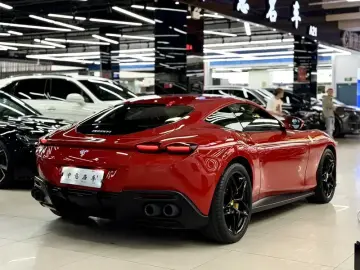 2020 Ferrari Roma с пробегом 14 000 км