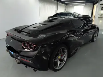 2020 Ferrari F8 с пробегом 14 000 км