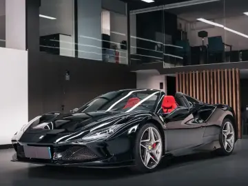 2020 Ferrari F8 с пробегом 18 000 км