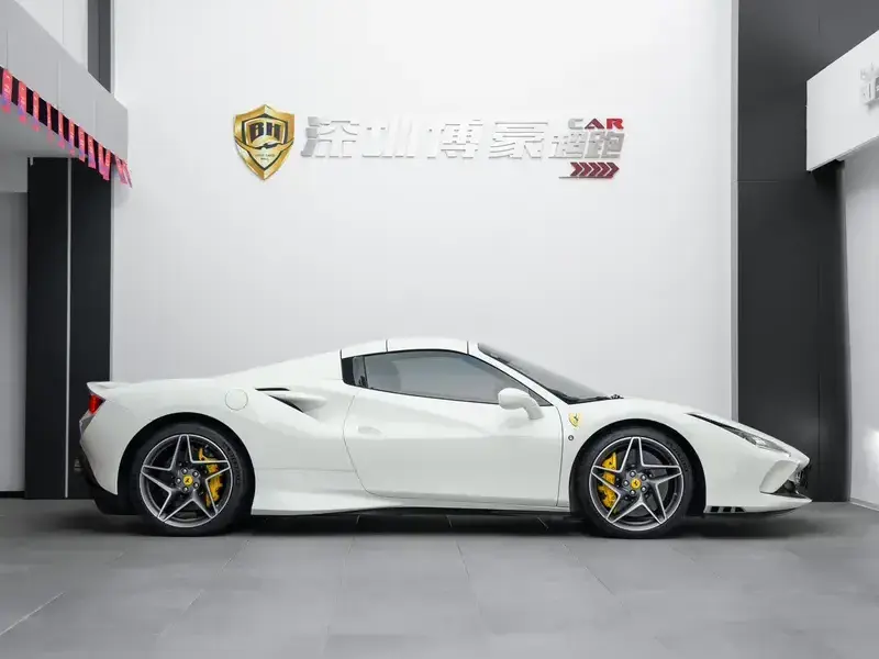2020 Ferrari F8 с пробегом 14 000 км