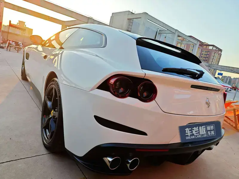 2017 Ferrari GTC4Lusso с пробегом 20 000 км