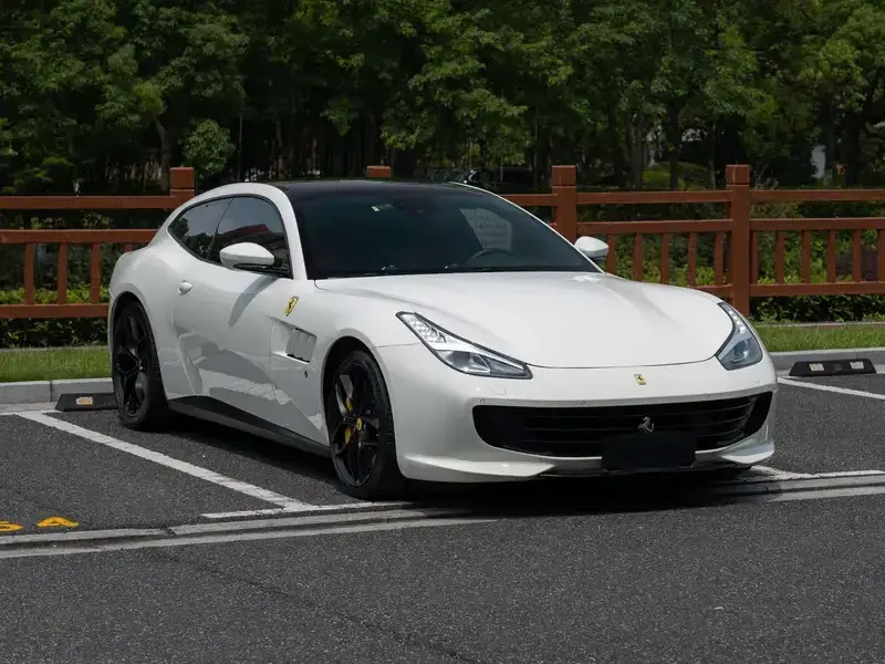 2017 Ferrari GTC4Lusso с пробегом 22 000 км