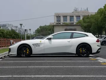 2017 Ferrari GTC4Lusso с пробегом 22 000 км