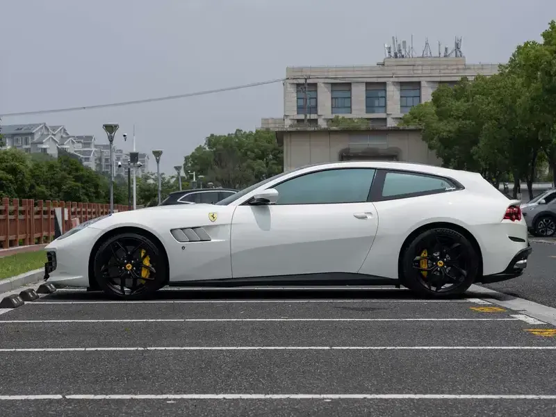 2017 Ferrari GTC4Lusso с пробегом 22 000 км