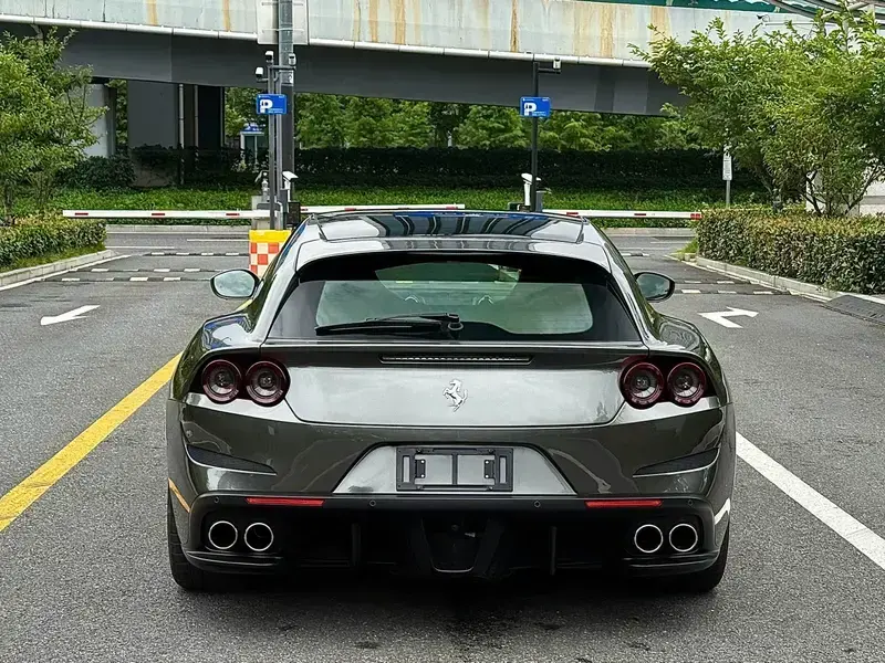 2017 Ferrari GTC4Lusso с пробегом 15 000 км