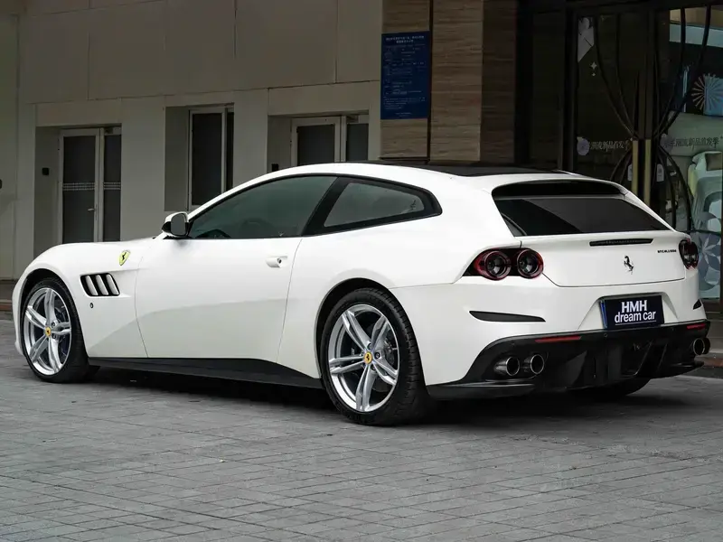 2016 Ferrari GTC4Lusso с пробегом 22 000 км