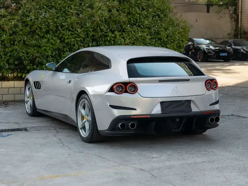 2017 Ferrari GTC4Lusso с пробегом 24 000 км