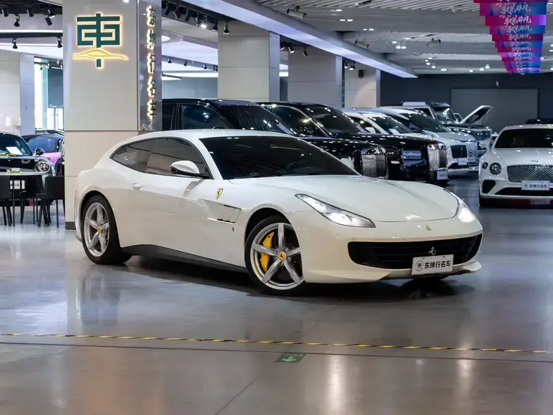 2017 Ferrari GTC4Lusso с пробегом 19 000 км