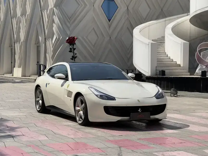 2017 Ferrari GTC4Lusso с пробегом 19 900 км