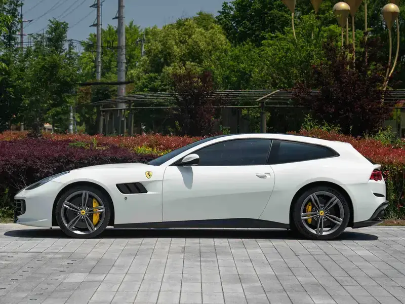 2016 Ferrari GTC4Lusso с пробегом 26 000 км