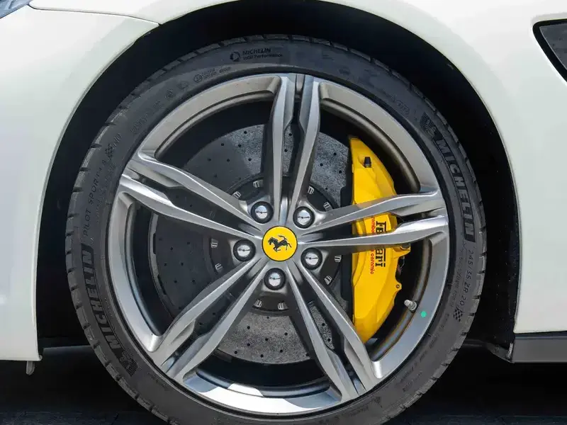 2016 Ferrari GTC4Lusso с пробегом 26 000 км