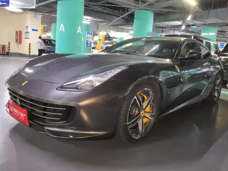 2016 Ferrari GTC4Lusso с пробегом 5 300 км
