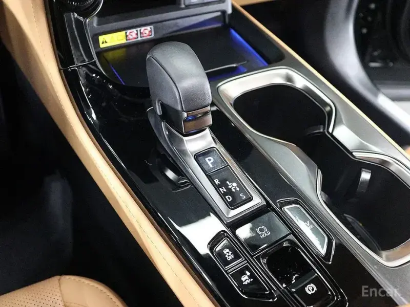 2025 Lexus NX с пробегом 28 062 км