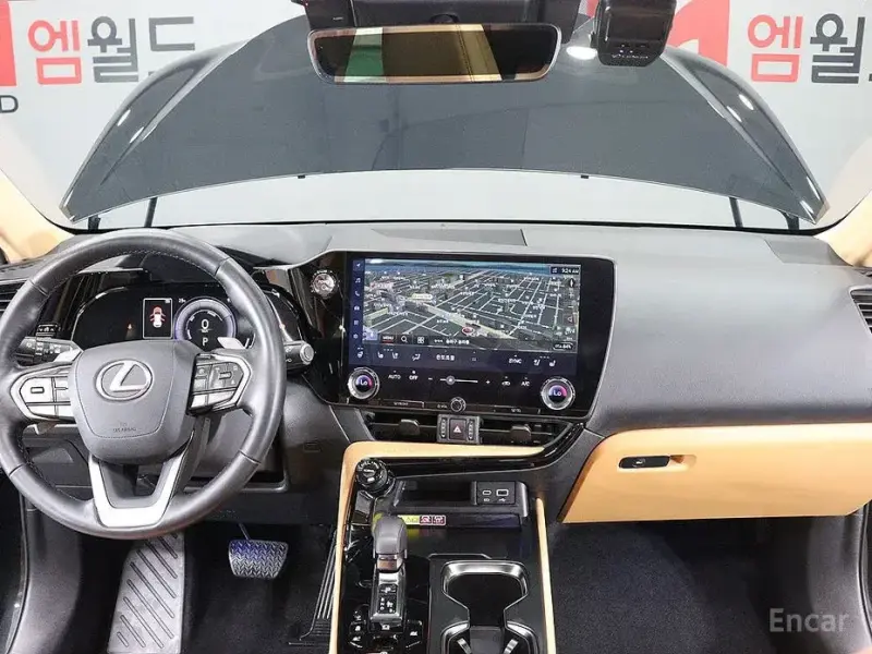 2025 Lexus NX с пробегом 28 062 км